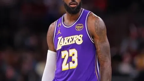 肖国栋止步四强，希金斯再成赛事焦点